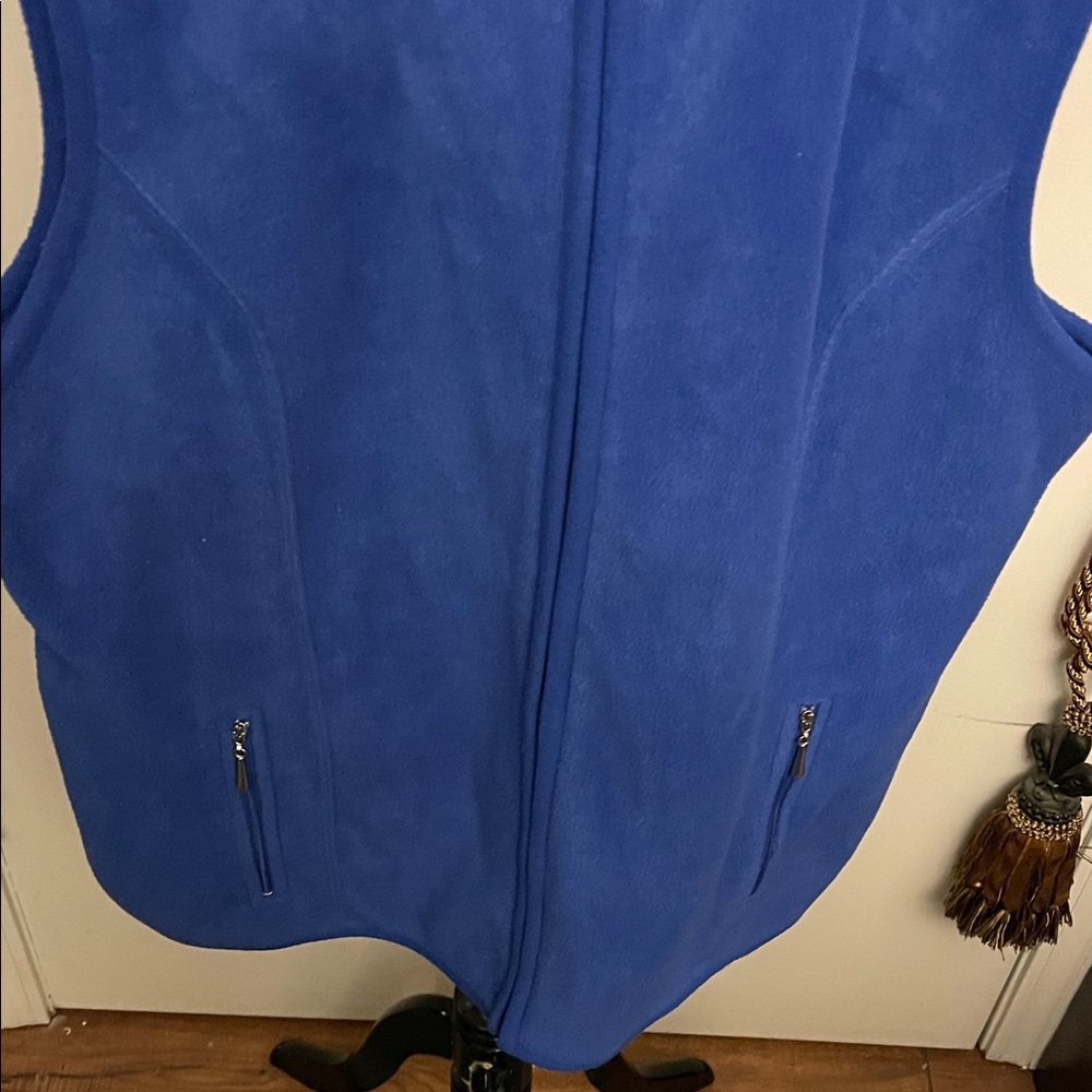 Karen Scott Vibrant Blue Fleece Vest - Picture 3 of 4
